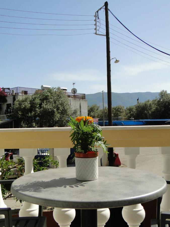 Chrysanthe'S Apartments No2 Poros Town ภายนอก รูปภาพ