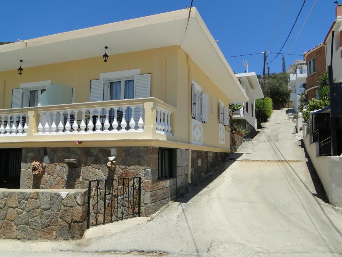 Chrysanthe'S Apartments No2 Poros Town ภายนอก รูปภาพ